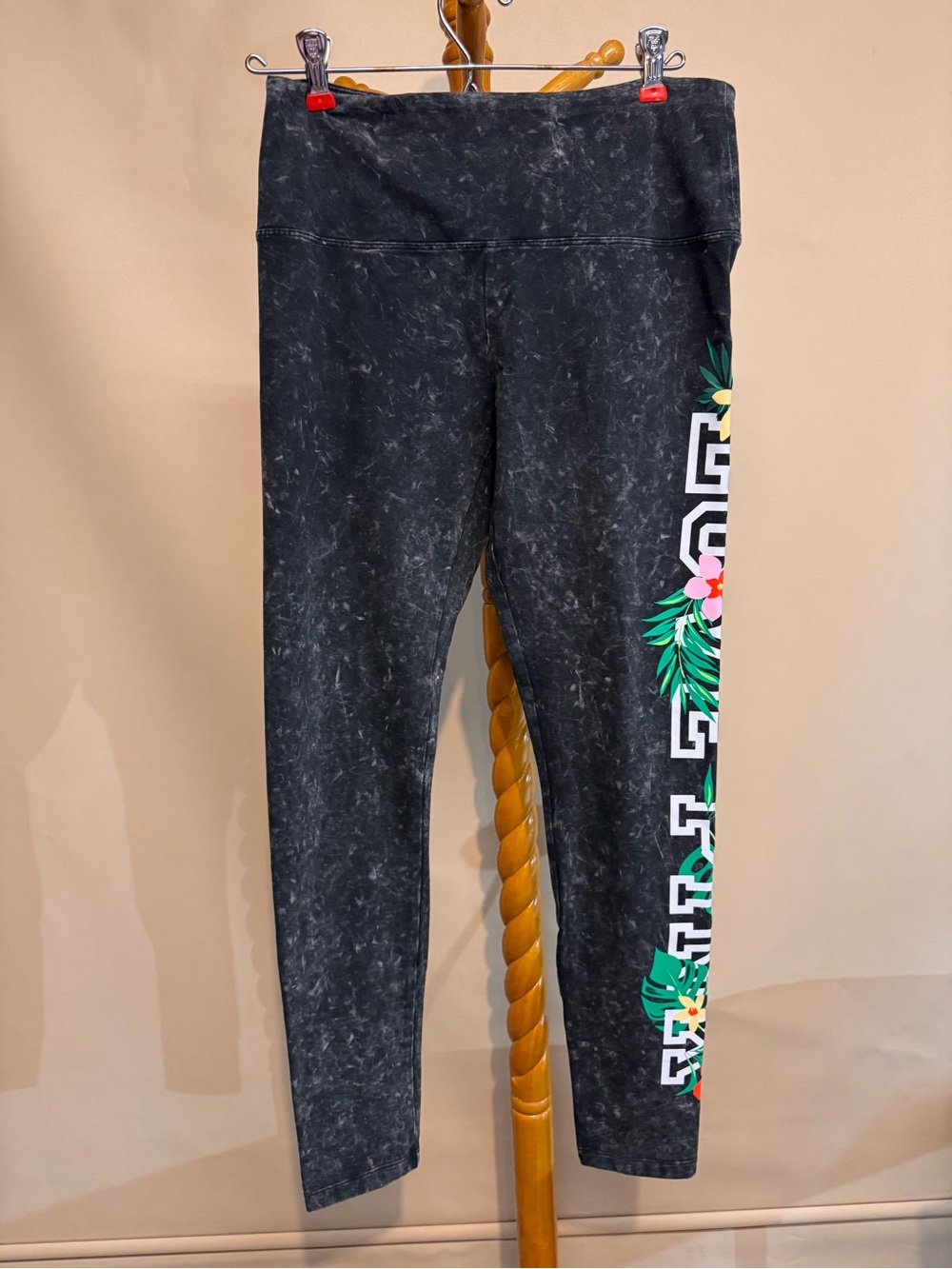Women’s Victoria’s Secret Love Pink Hibiscus Black Marble Leggings Yoga Pants